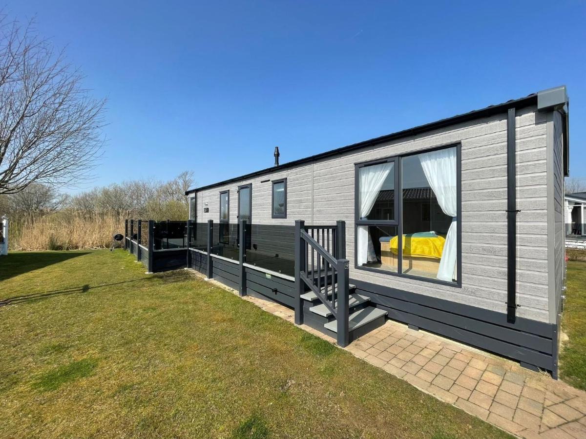 Indulgence Lakeside Lodge I3 With Hot Tub, Private Fishing Peg Situated At Tattershall Lakes Country Park Luaran gambar