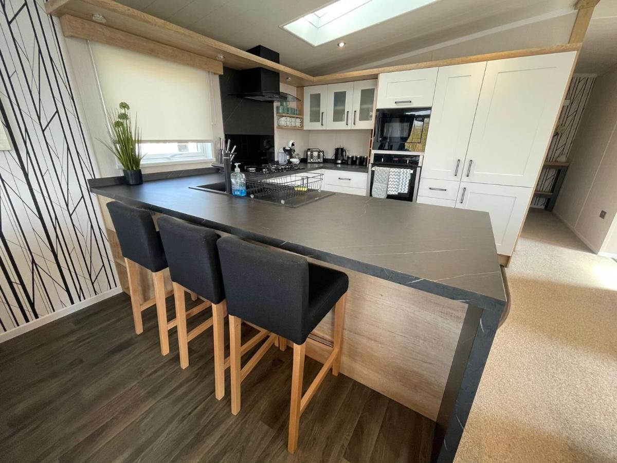Indulgence Lakeside Lodge I3 With Hot Tub, Private Fishing Peg Situated At Tattershall Lakes Country Park Luaran gambar