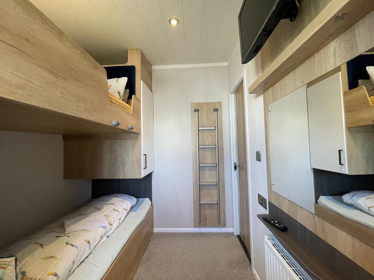 Indulgence Lakeside Lodge I3 With Hot Tub, Private Fishing Peg Situated At Tattershall Lakes Country Park Luaran gambar