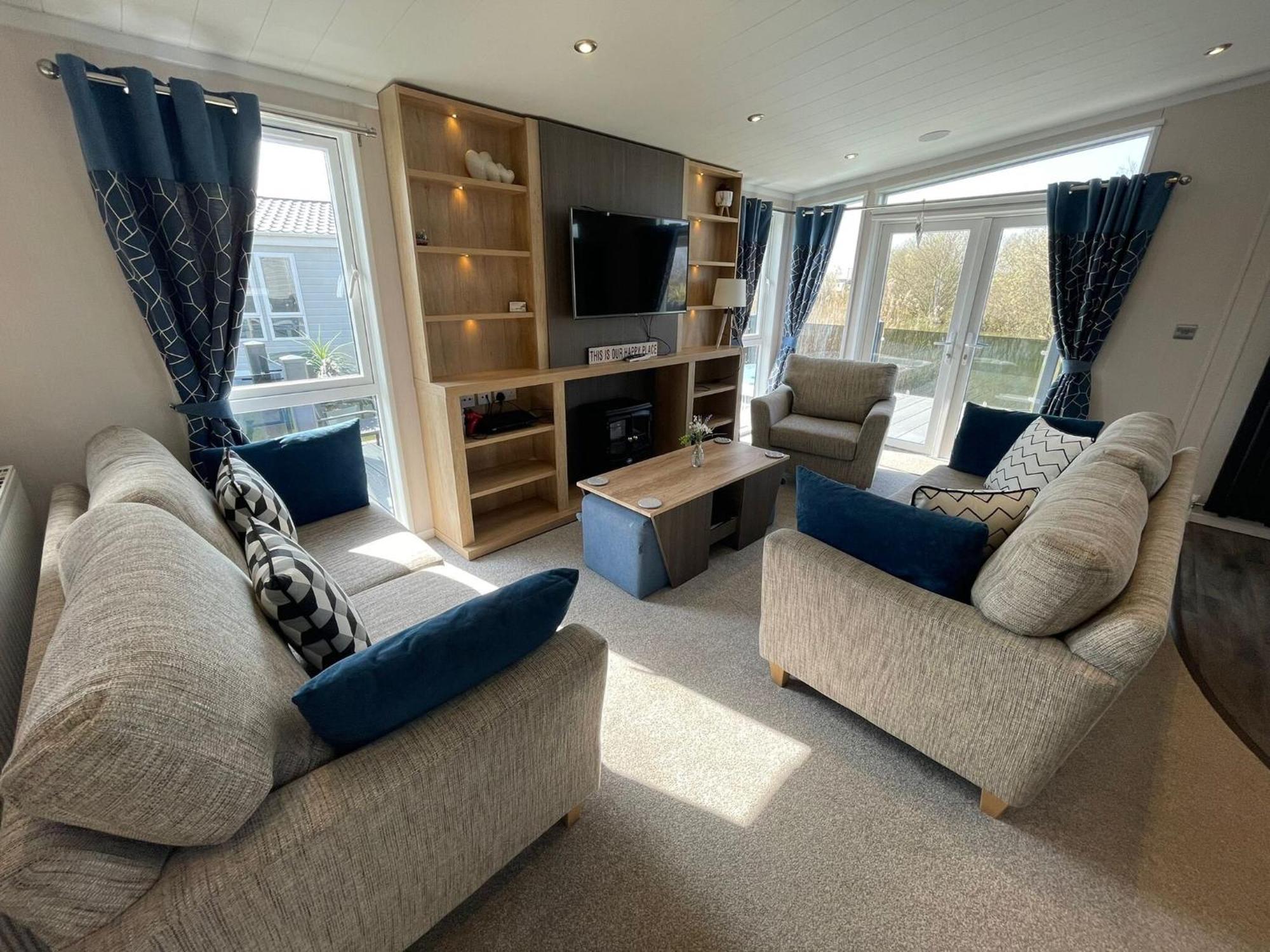 Indulgence Lakeside Lodge I3 With Hot Tub, Private Fishing Peg Situated At Tattershall Lakes Country Park Luaran gambar