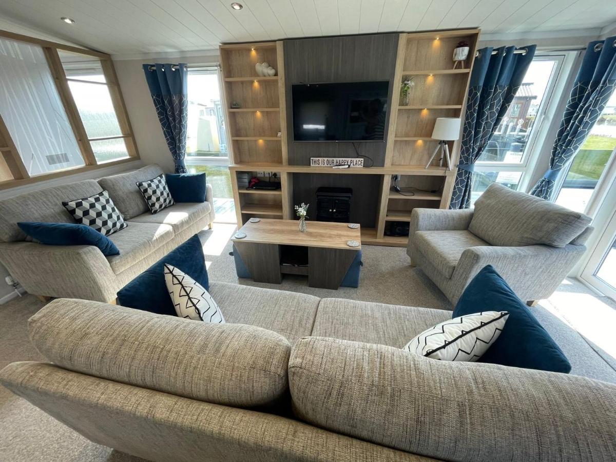 Indulgence Lakeside Lodge I3 With Hot Tub, Private Fishing Peg Situated At Tattershall Lakes Country Park Luaran gambar