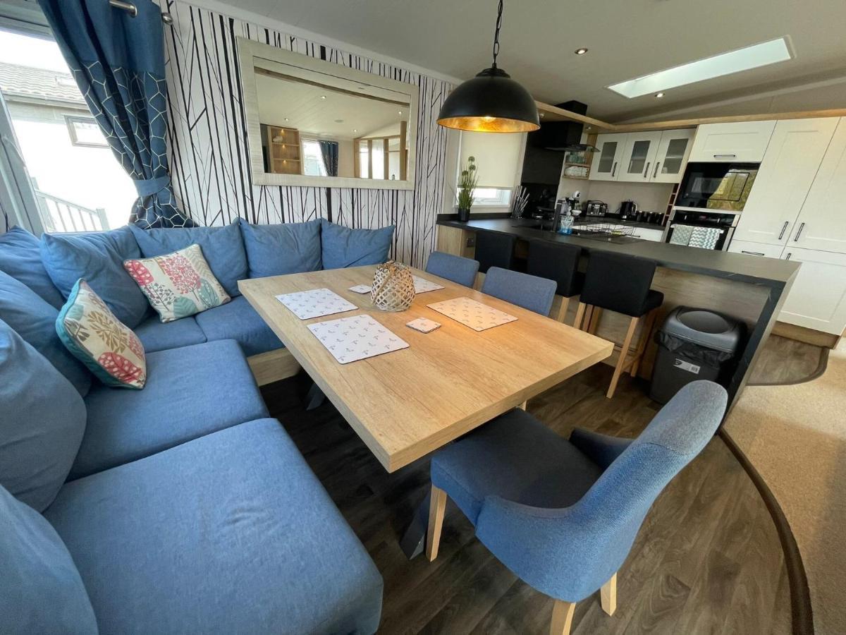 Indulgence Lakeside Lodge I3 With Hot Tub, Private Fishing Peg Situated At Tattershall Lakes Country Park Luaran gambar