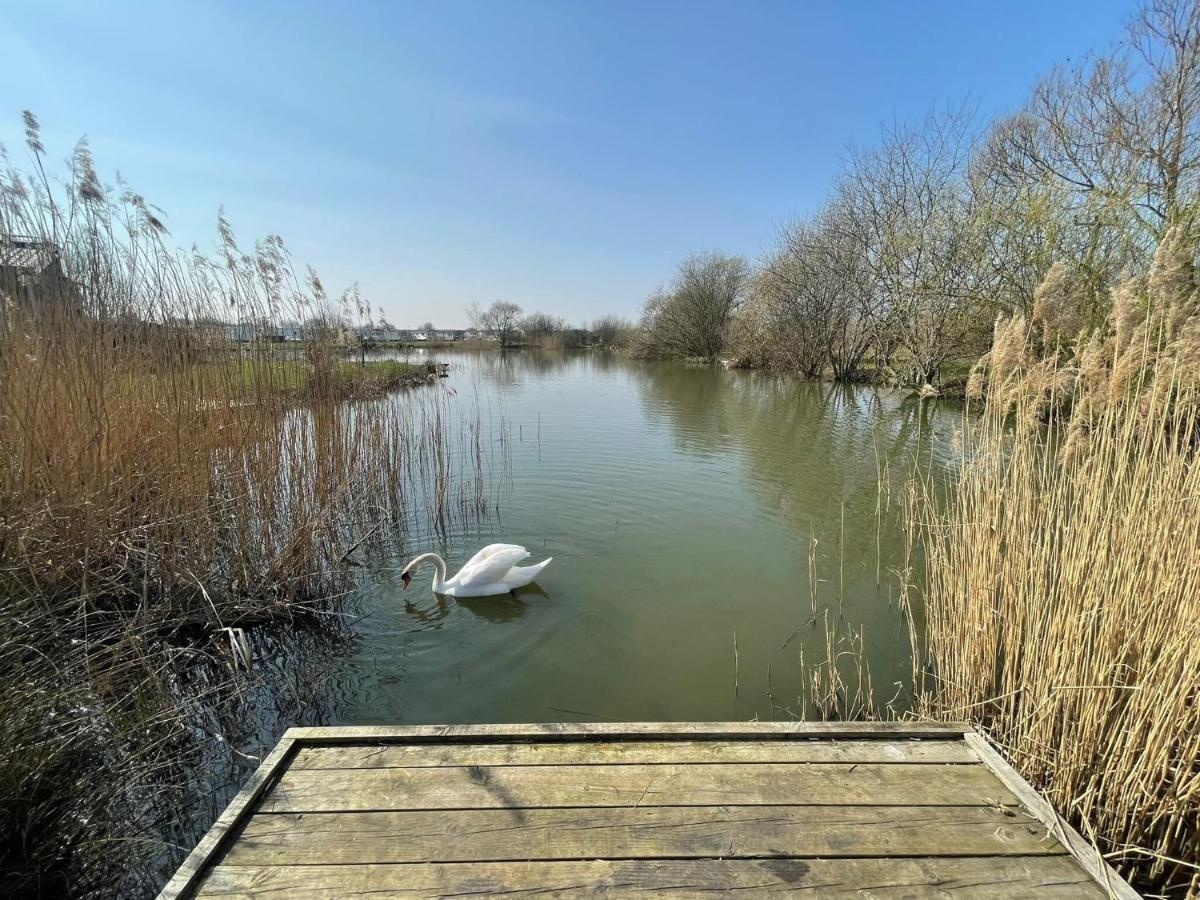 Indulgence Lakeside Lodge I3 With Hot Tub, Private Fishing Peg Situated At Tattershall Lakes Country Park Luaran gambar